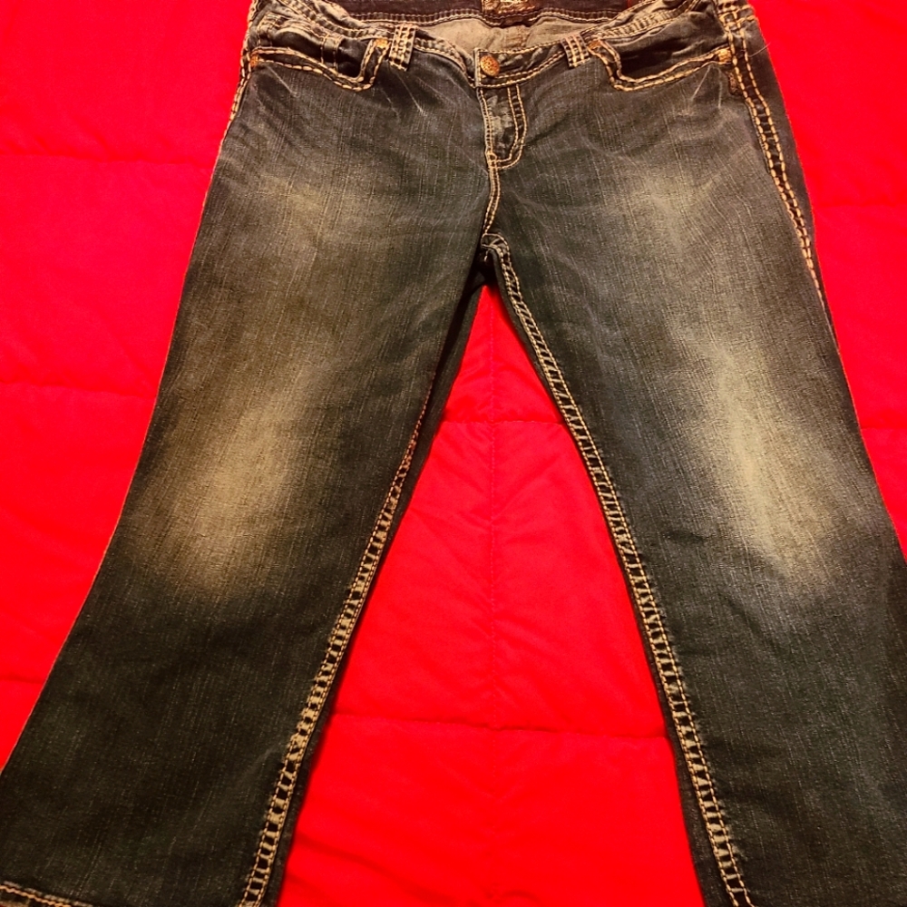 Silver capri pluse size 20